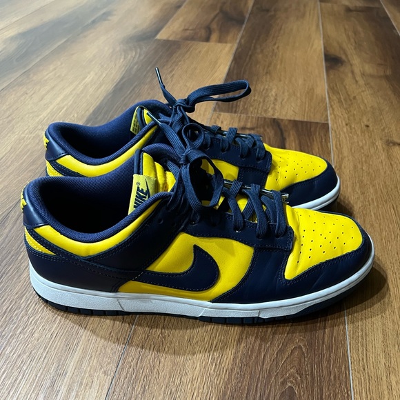 Nike Dunks Low “Michigan” - Picture 6 of 7